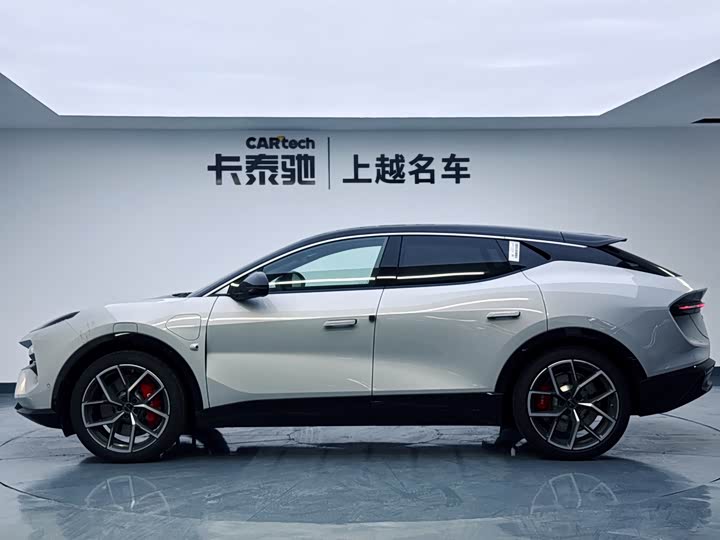 Фото 8 - Lotus Eletre