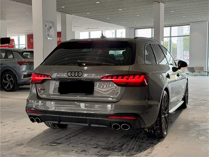 Фото 4 - Audi S4