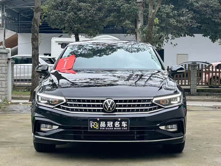 Фото 2 - Volkswagen Magotan