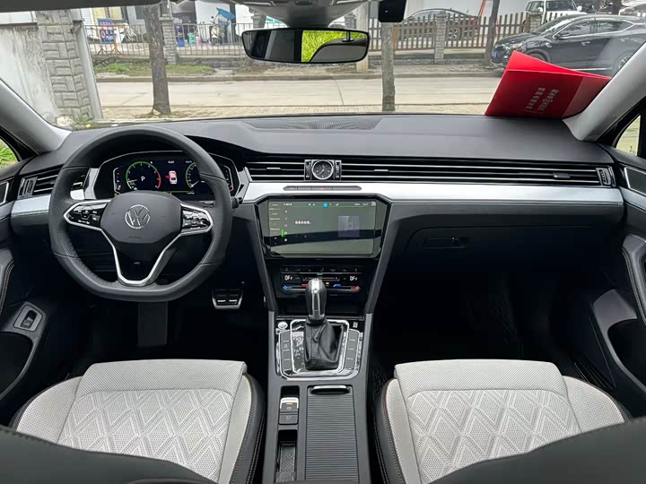 Фото 5 - Volkswagen Magotan