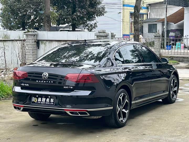 Фото 9 - Volkswagen Magotan