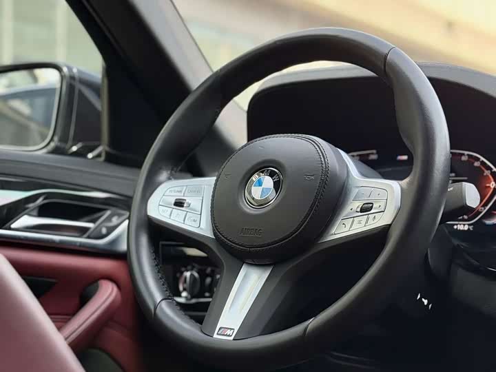 Фото 9 - BMW 5 Series