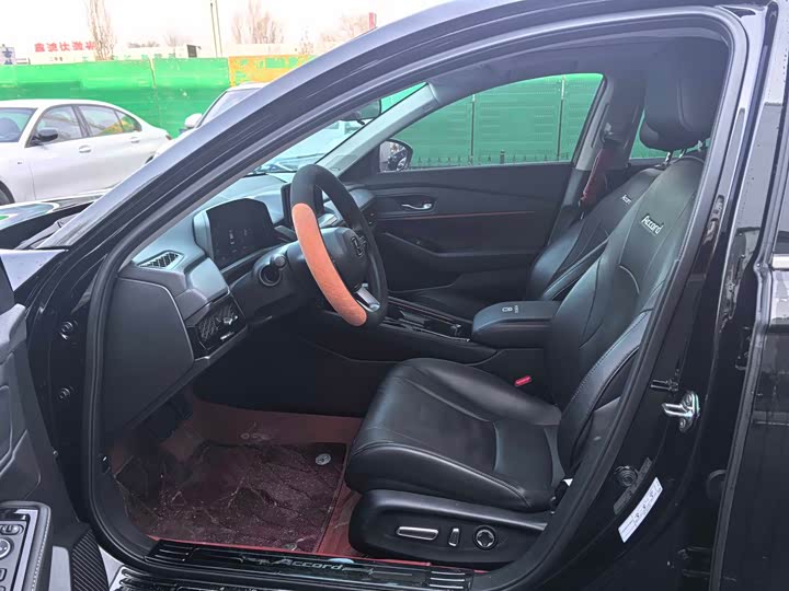 Фото 8 - Honda Accord