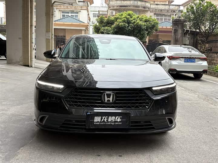 Фото 2 - Honda Accord