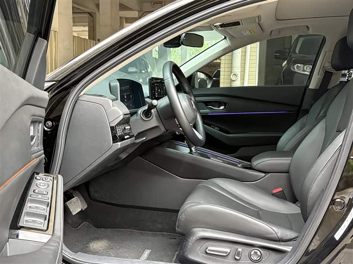 Фото 4 - Honda Accord