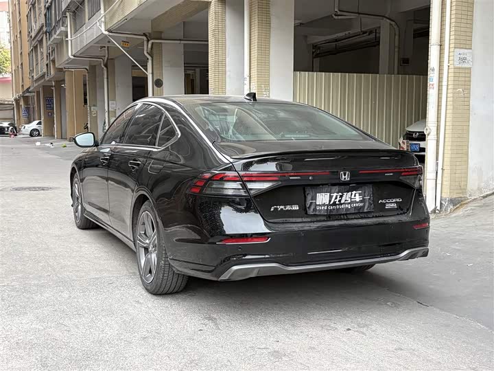 Фото 7 - Honda Accord