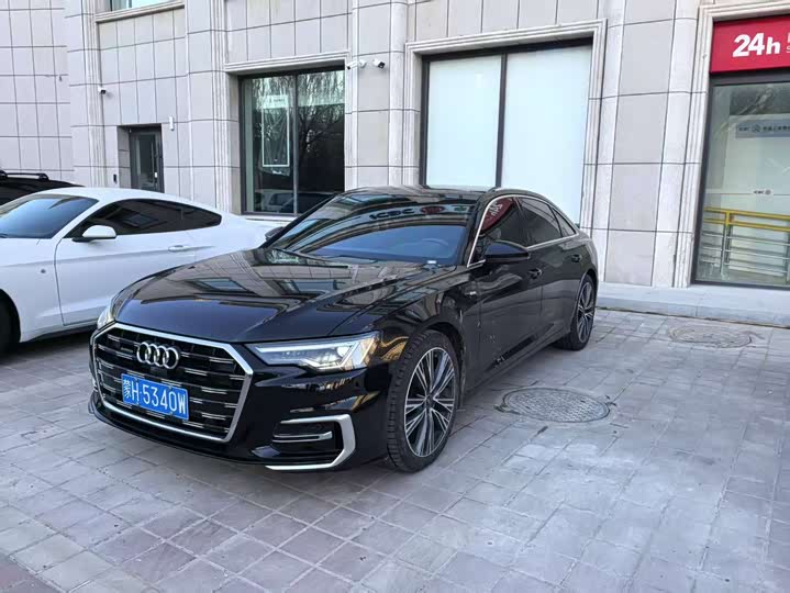 Фото 1 - Audi A6L