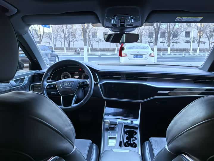 Фото 2 - Audi A6L