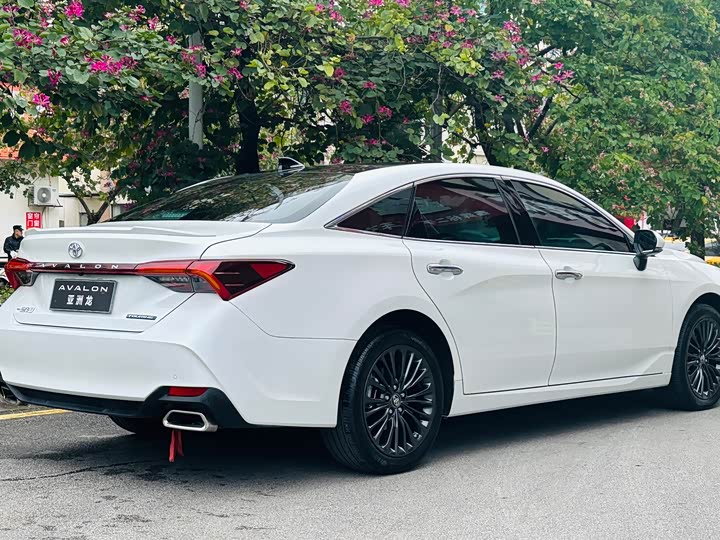 Фото 4 - Toyota Avalon