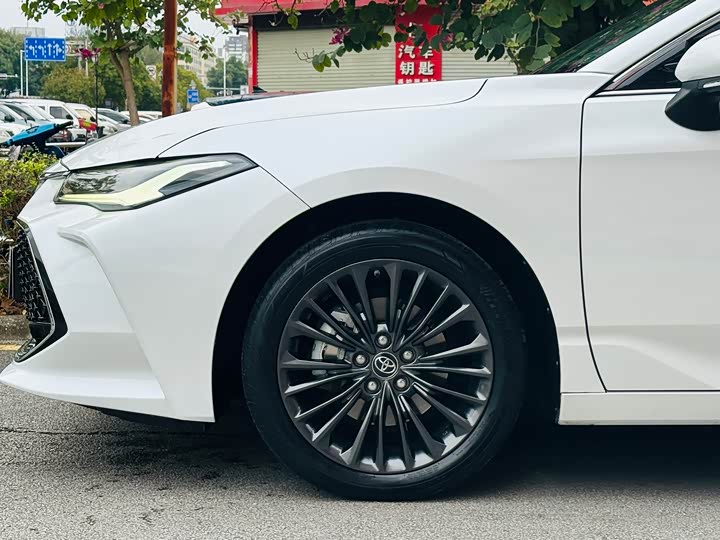 Фото 7 - Toyota Avalon