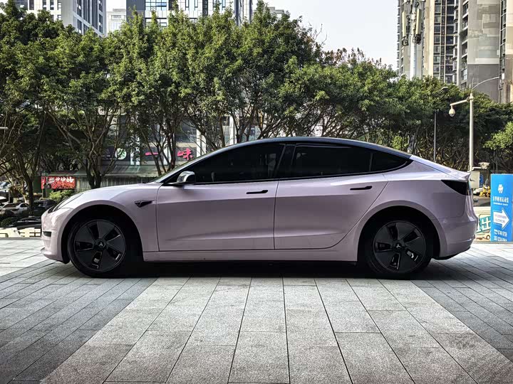 Фото 2 - Tesla Model 3