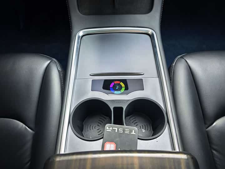 Фото 9 - Tesla Model 3