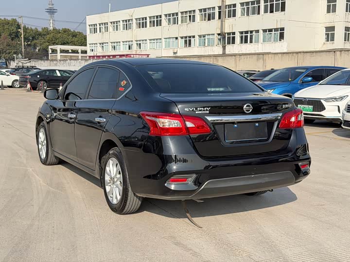 Фото 7 - Nissan Sylphy