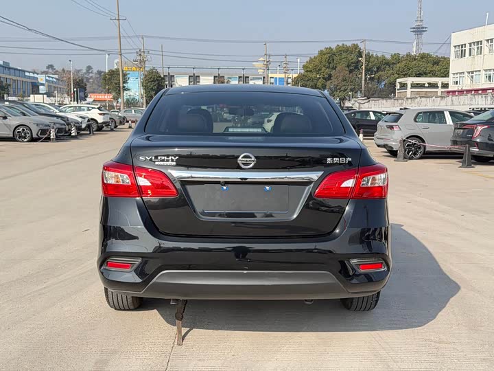 Фото 8 - Nissan Sylphy