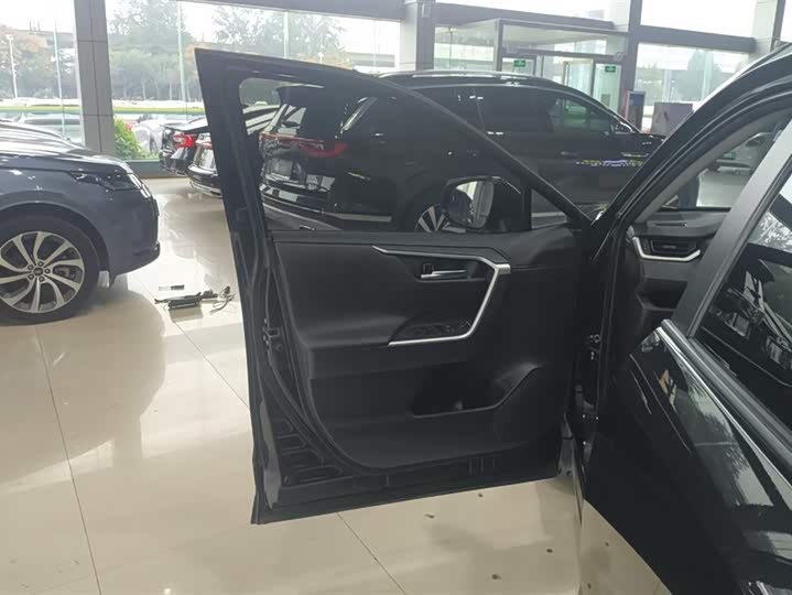 Фото 7 - Toyota Wildlander