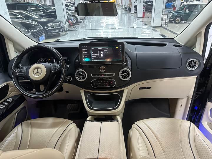 Фото 9 - Mercedes-Benz Vito