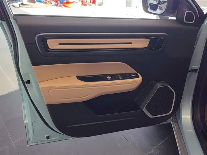 Фото 7 - Geely Icon