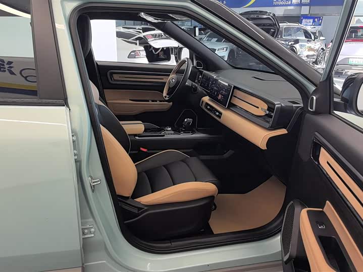 Фото 8 - Geely Icon