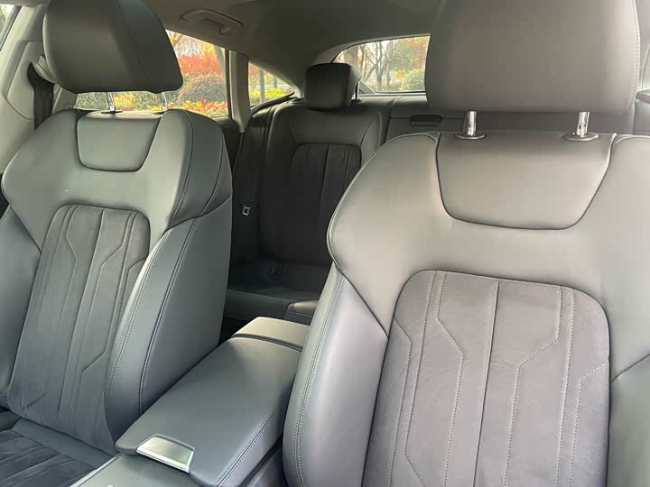 Фото 8 - Audi A7