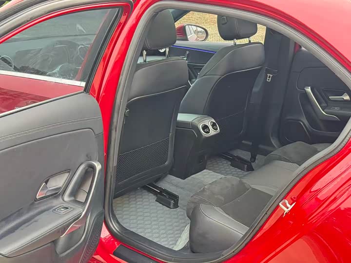 Фото 9 - Mercedes-Benz A-Class