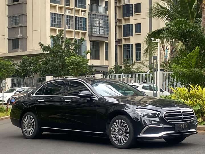 Photo 3 - Mercedes-Benz E-Class