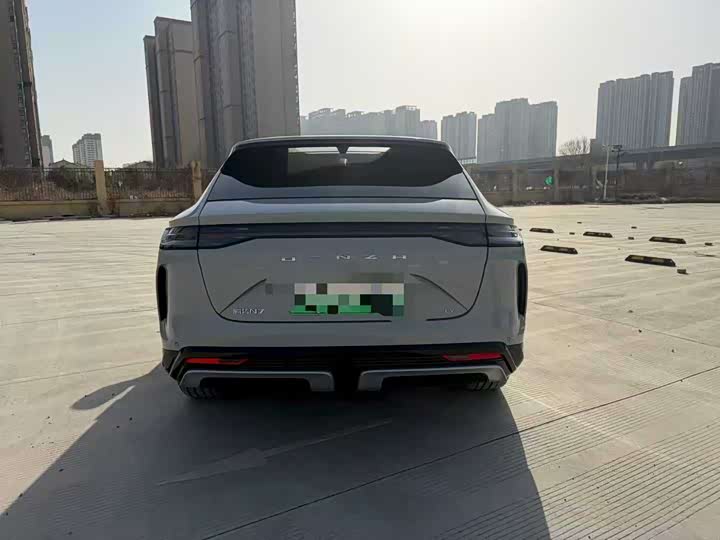 Фото 9 - Denza N7