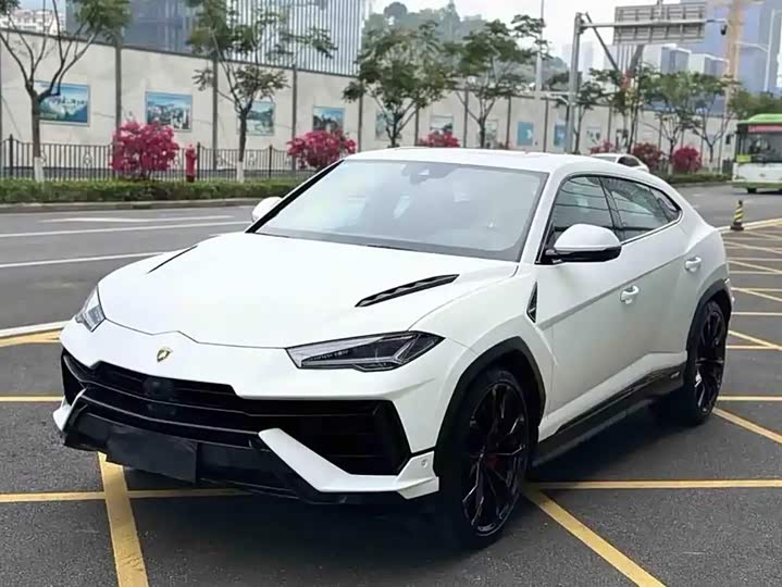 Фото 1 - Lamborghini Urus