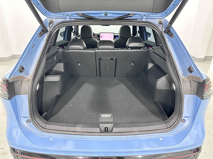 Фото 9 - Volkswagen Tiguan L Pro