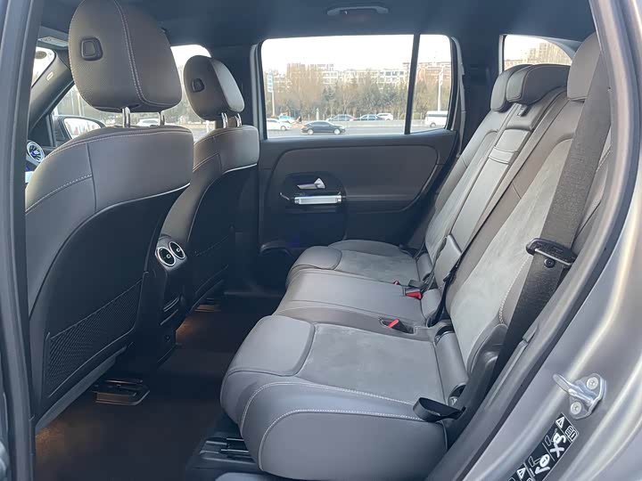 Photo 7 - Mercedes-Benz EQB