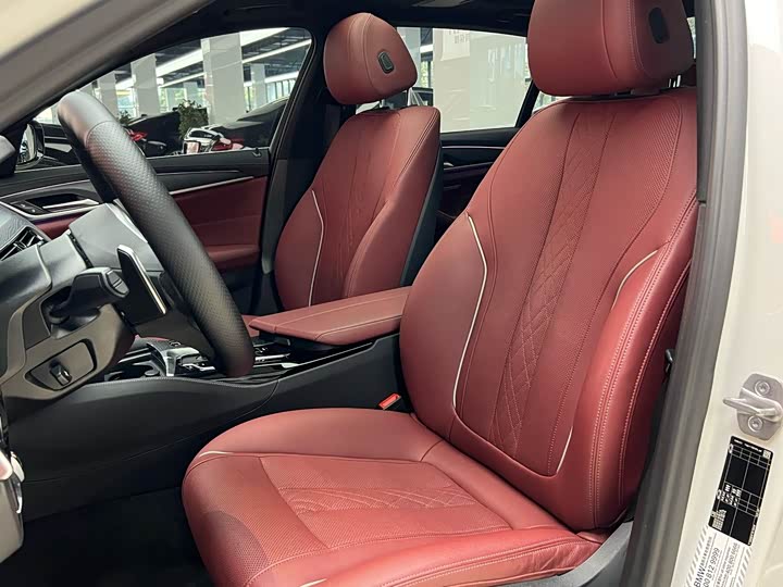 Фото 9 - BMW 5 Series