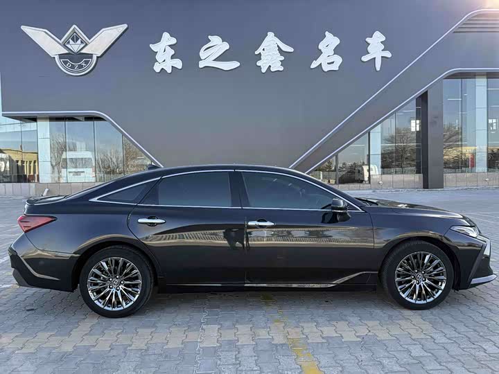 Фото 2 - Toyota Avalon