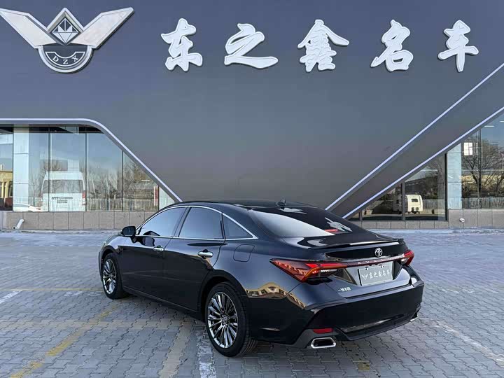 Фото 4 - Toyota Avalon