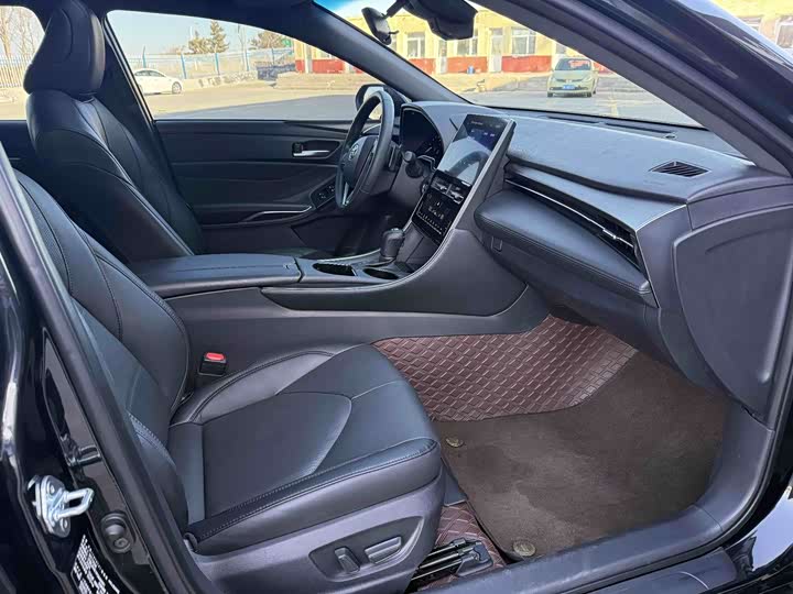 Фото 8 - Toyota Avalon