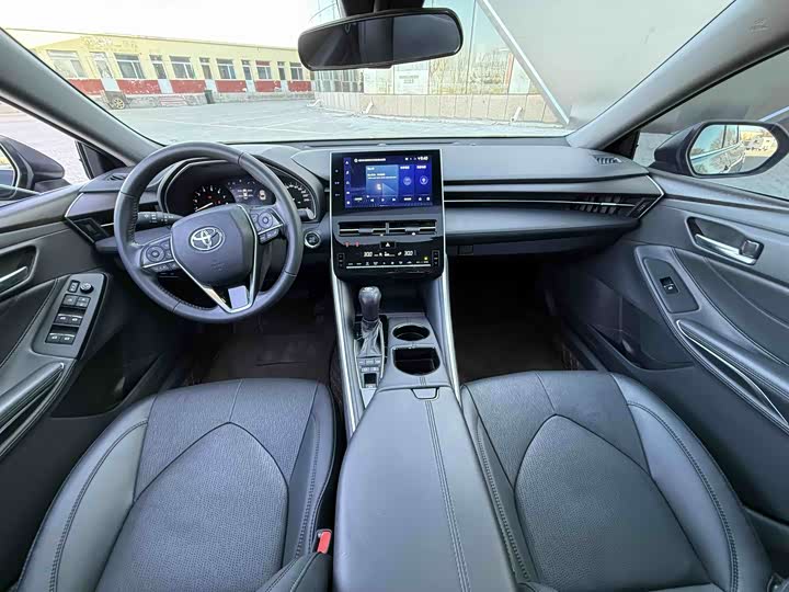 Фото 9 - Toyota Avalon