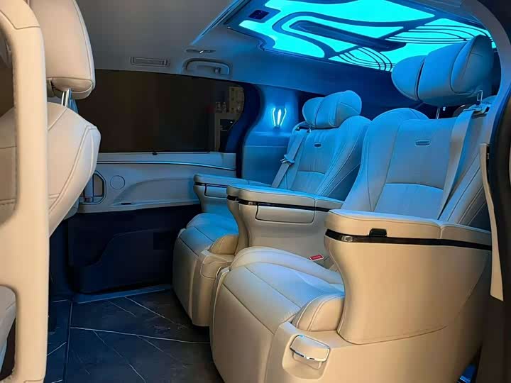 Фото 6 - Toyota Sienna