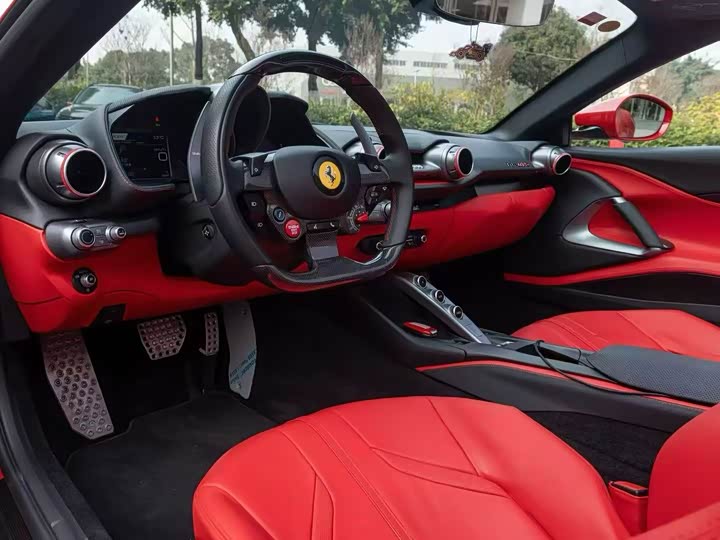 Фото 7 - Ferrari 812