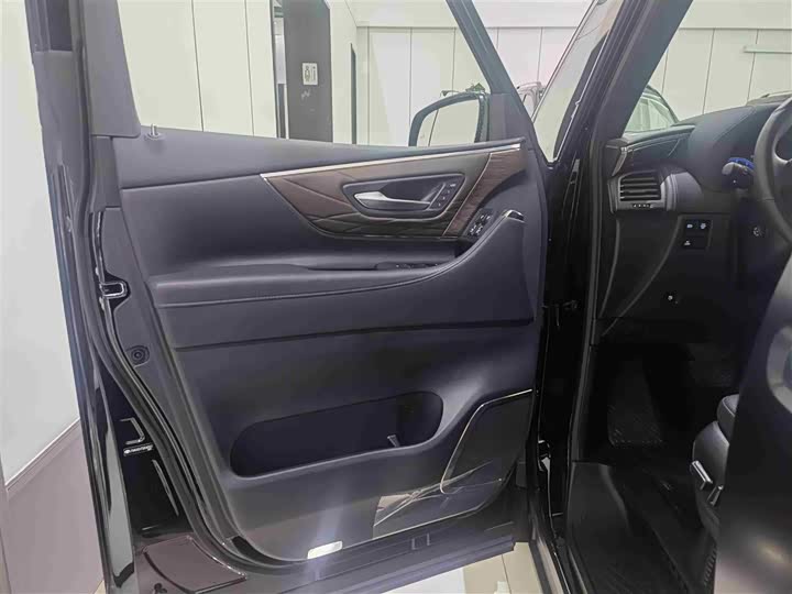 Фото 6 - Toyota Alphard