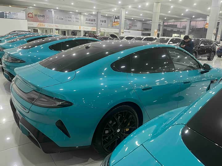 Фото 4 - Xiaomi SU7