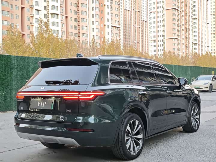 Фото 8 - LiXiang One