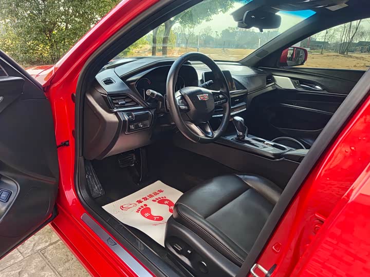 Фото 8 - Cadillac CT4