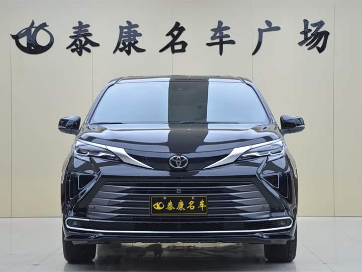 Фото 2 - Toyota Sienna