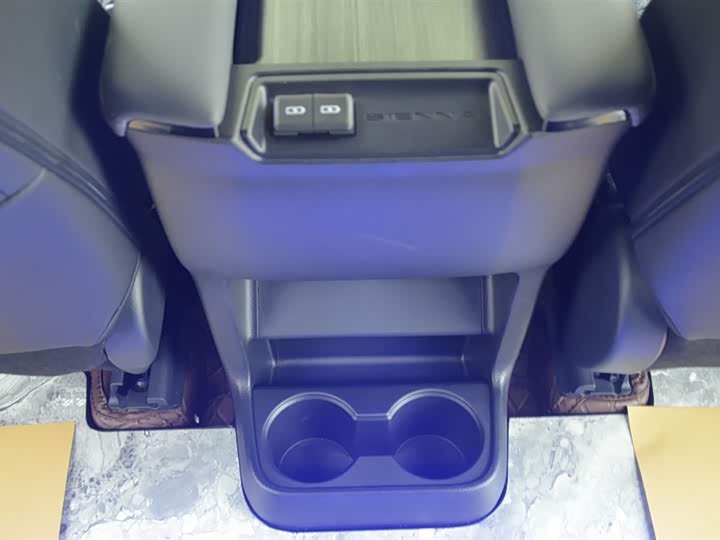 Фото 7 - Toyota Sienna