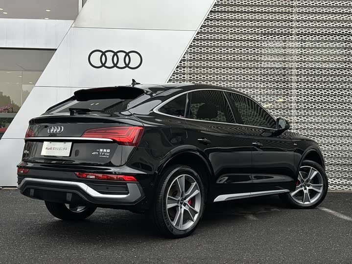 Фото 4 - Audi Q5L Sportback