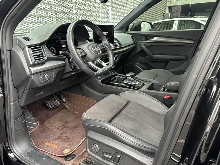 Фото 9 - Audi Q5L Sportback