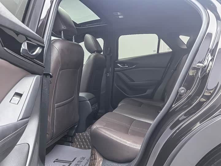 Фото 9 - Mazda CX-4