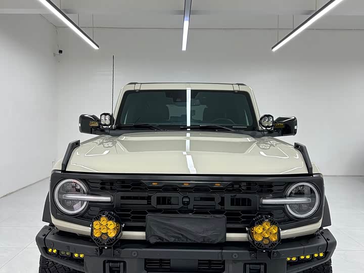 Фото 2 - Ford Bronco