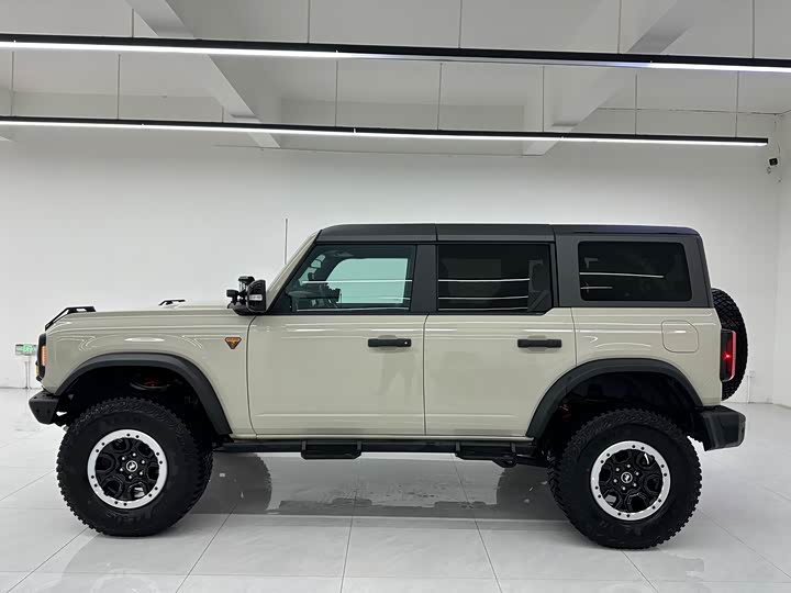 Фото 4 - Ford Bronco