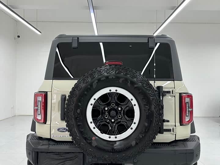 Фото 5 - Ford Bronco