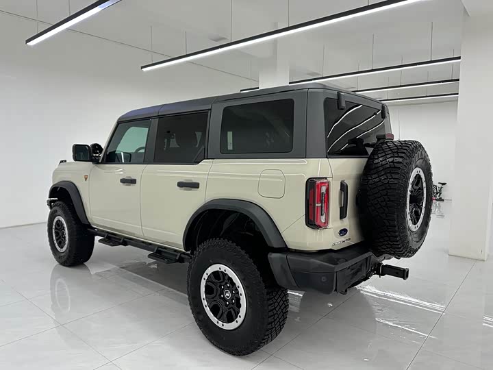 Фото 7 - Ford Bronco