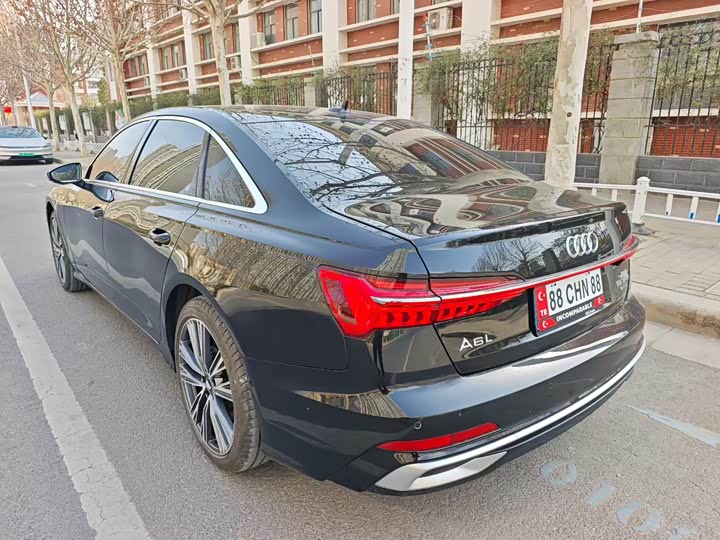 Фото 7 - Audi A6L
